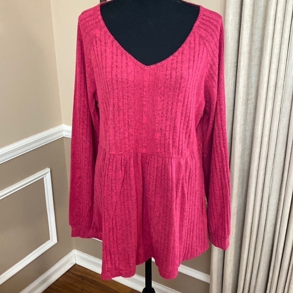 NWOT Women’s Top Rose Red XL